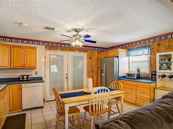 5th image of 160 Valentine Dr