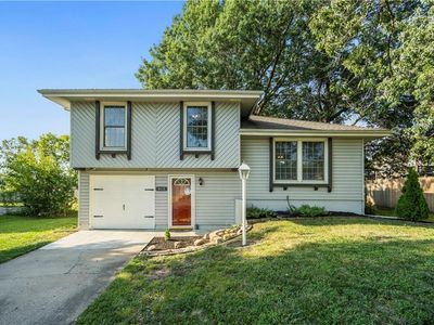413 SW Glendana Dr, Lees Summit, MO, 64081