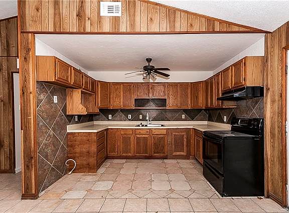 4th image of 2609 Town East Cir