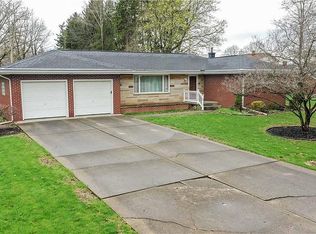 2702 Race St, Dover, OH