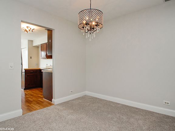 Formal Dining room w/new carpet, paint, baseboards