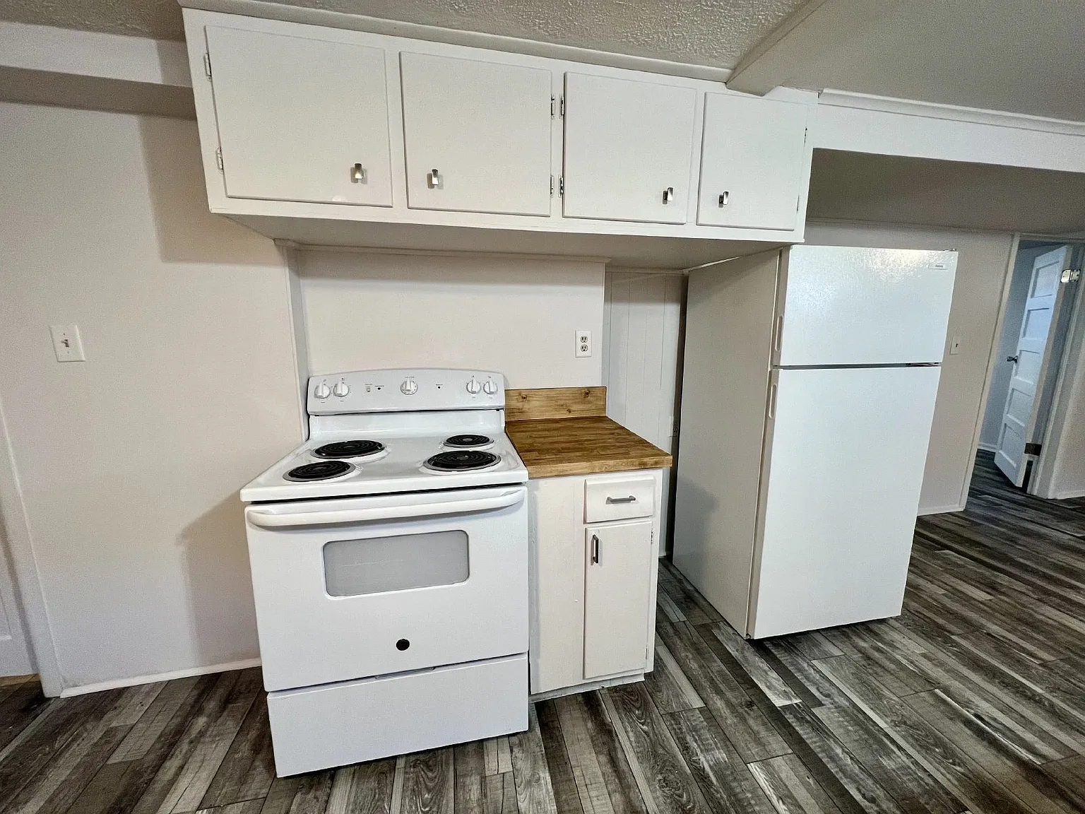 1 bed, 1.0 bath, 880 sqft, $1,000 — Photo 1