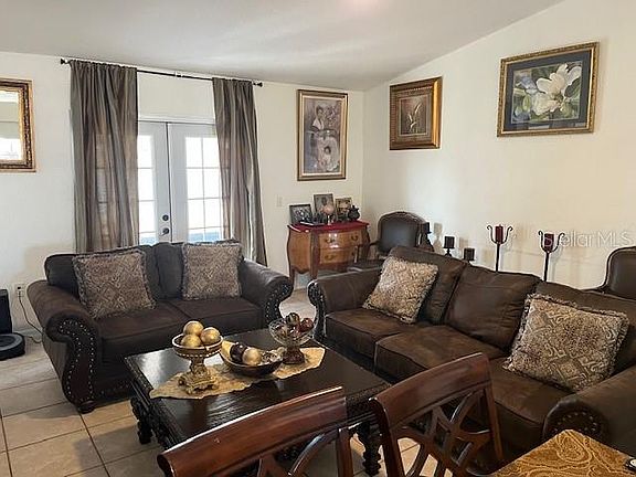 4th image of 3723 Imperial Dr