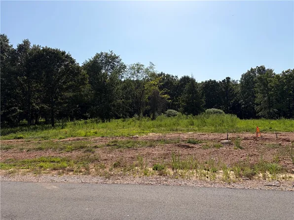 13113 Wallys Way #9, Siloam Springs, AR 72761