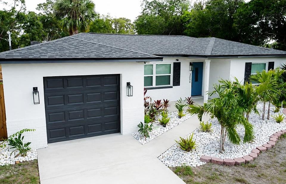 1st image of 3054 Adrian Ave