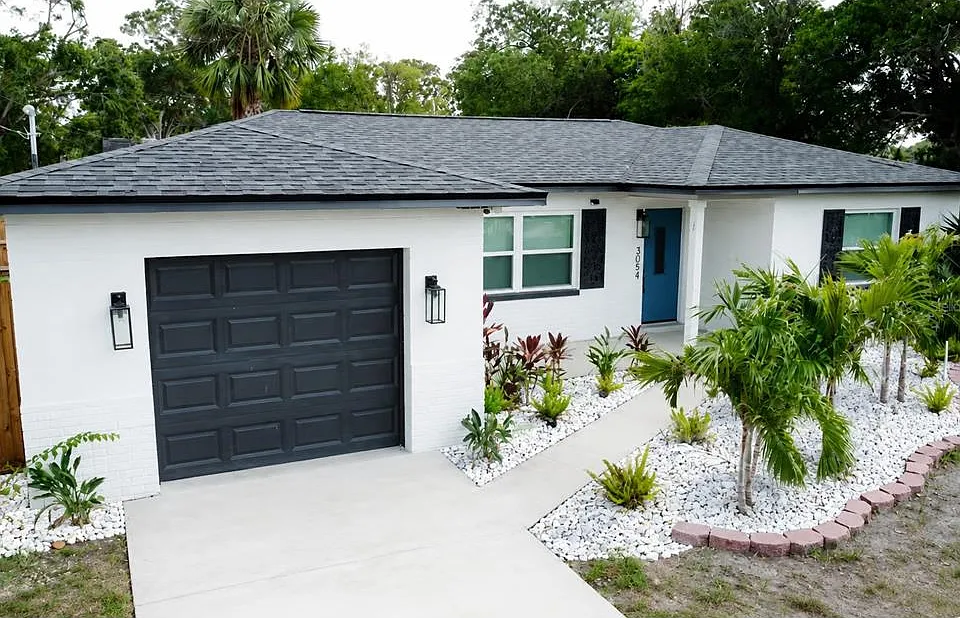 3054 Adrian Ave