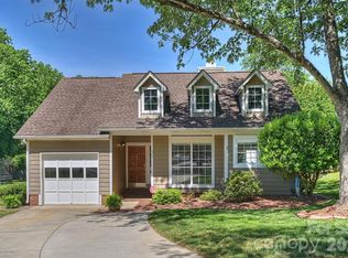 821 Mill Run Dr, Charlotte, NC 28209