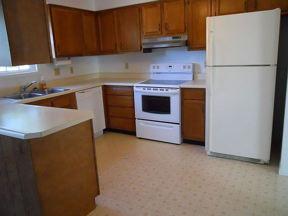 4th image of 3762 Clubhouse Dr