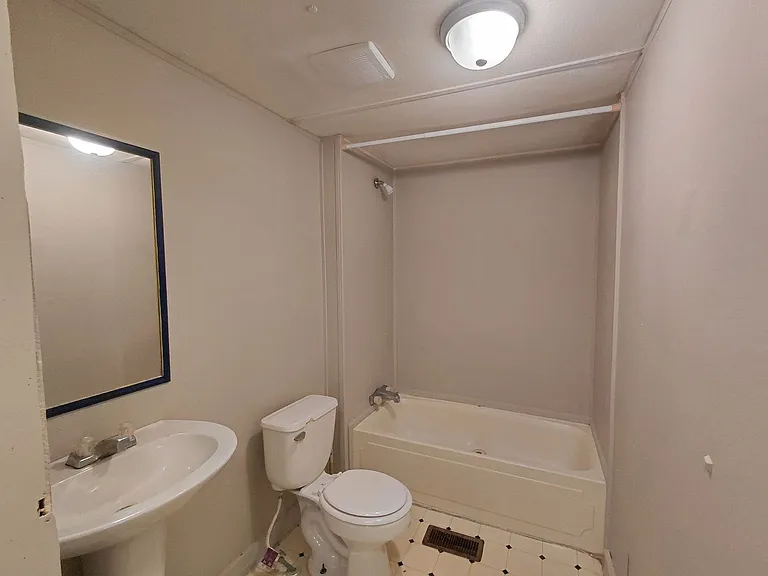 20899 Hampton Dr — Photo 11