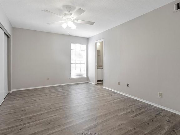2nd image of 1014 Autumn Cir APT C