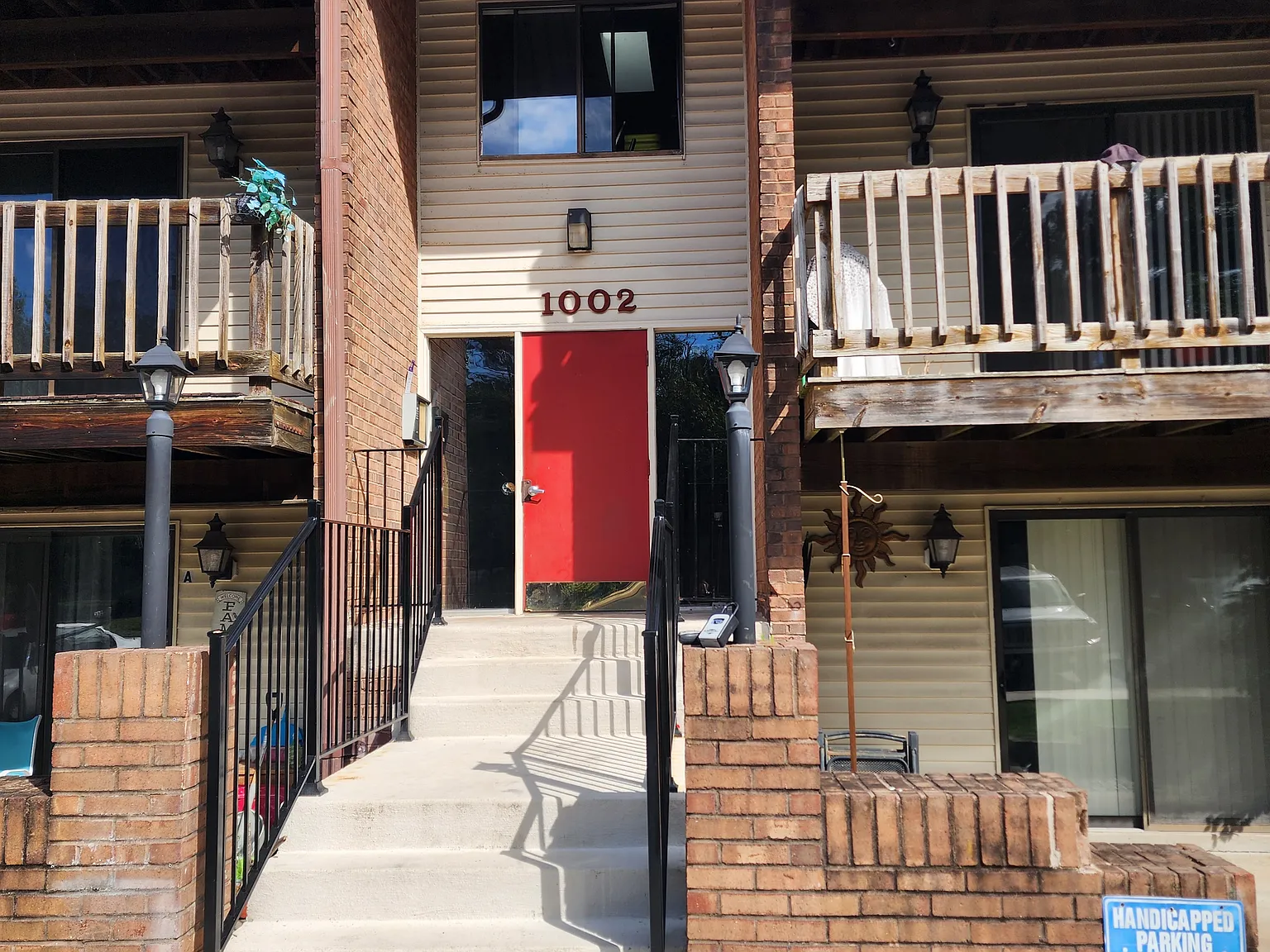 2 bed, 1000 sqft, $1,650 — Photo 2