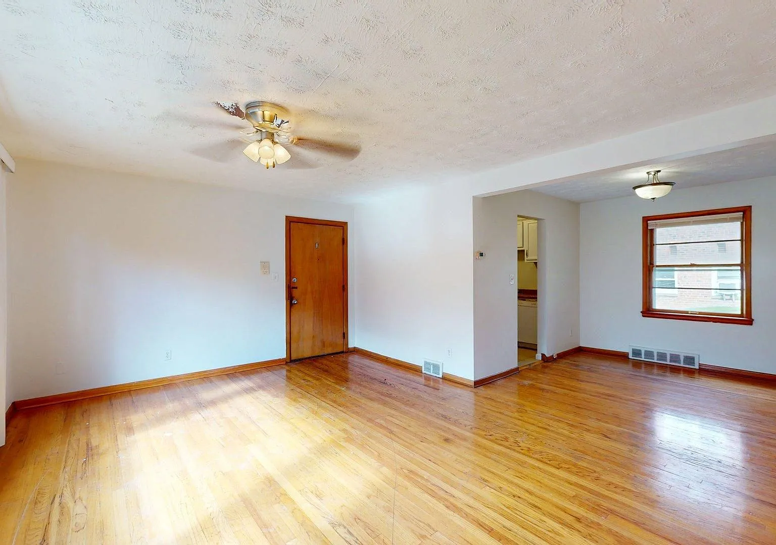 3239 Silsby — Photo 3