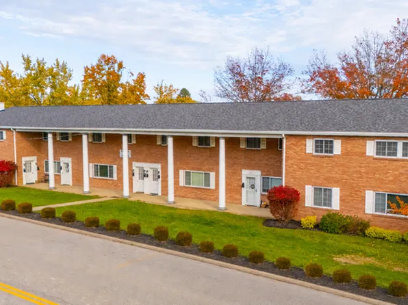 319 Johnet Dr APT 8, Saint Clairsville, OH 43950