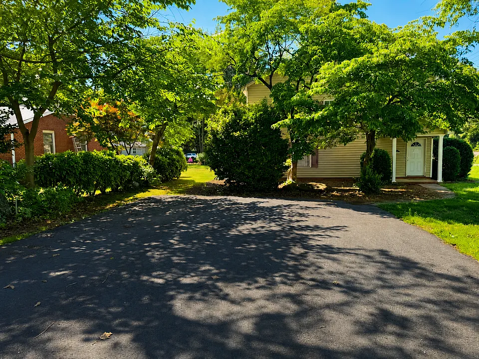 4+ car driveway