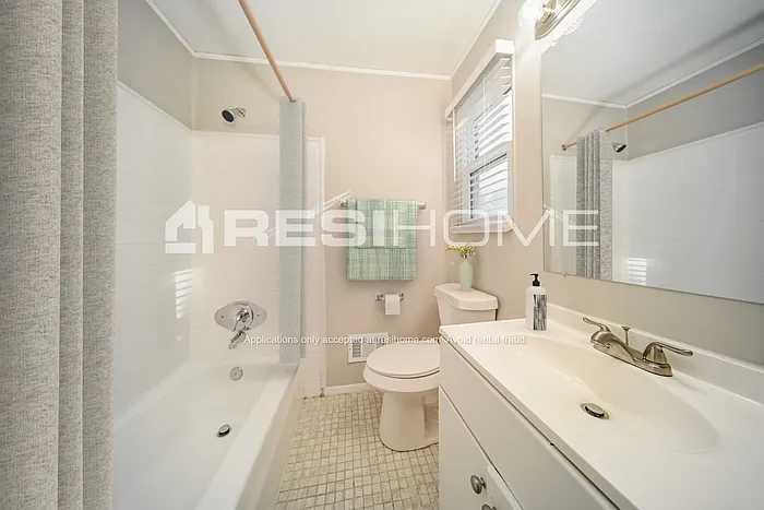 8088 Picadilly Ct — Photo 11