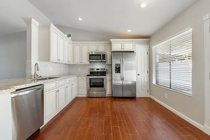 421 E Bart Dr — Photo 7