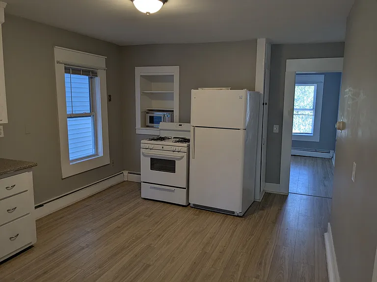180 Cedar St #2 — Photo 5
