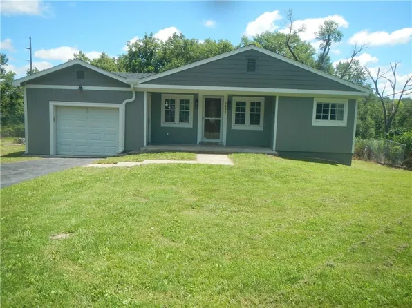 2537 S 74th St, Kansas City, KS 66106