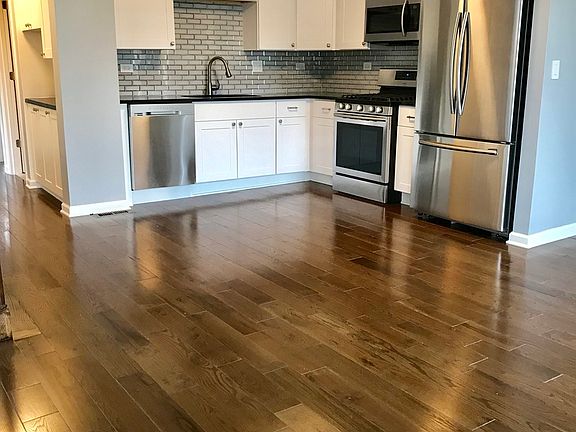 2nd image of 211 Far Hills Dr