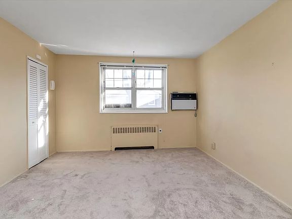 4th image of 251-40 61st Ave #1148