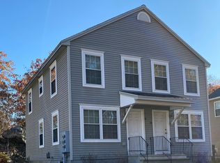 8 Carriage Ln UNIT B, Portland, ME 04103