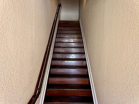 4th image of 1907 Belmont Ln