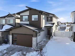 20 N Cole Way, Sylvan Lake, AB T4S 0L6