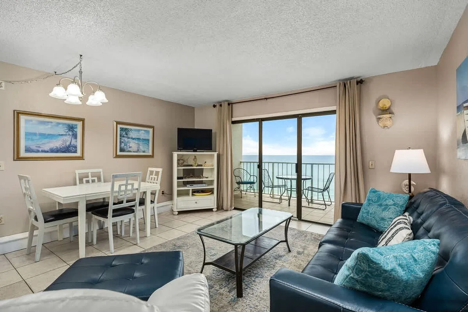 1 bed, 1.0 bath, 731 sqft, $1,446 — Photo 2