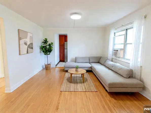 370 Esplanade #21, Hackensack, NJ 07601