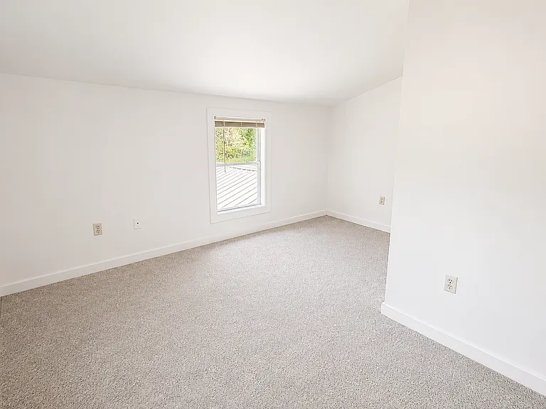 2858 Broadway — Photo 15