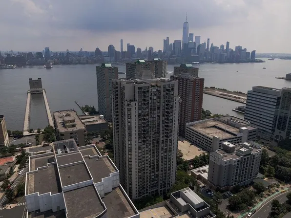 45 River Dr South image 30 of 49