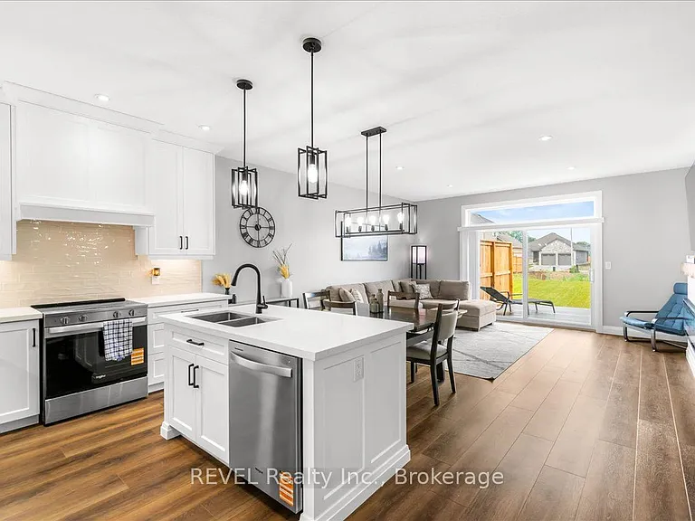 371 Argyle Ave — Photo 5