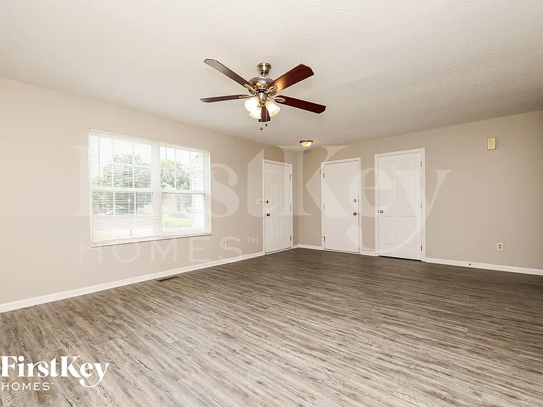 40 Sprucewood Ct — Photo 4