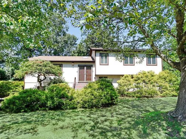 1 Martino Way, Pomona, NY 10970