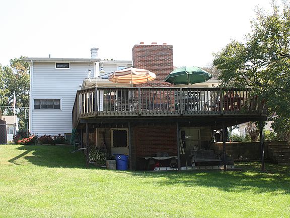 3rd image of 9646 Dixon Ave