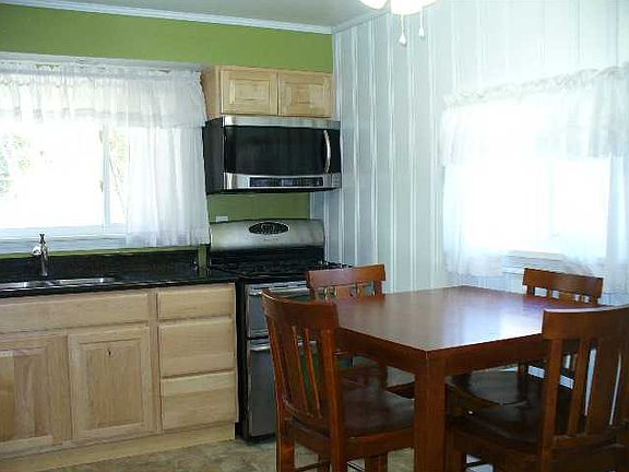 2nd image of 716 Walnut St