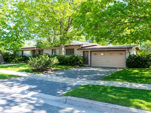 2 Churchill St, Kingston, ON K7M 2K5