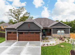 27807 133rd Ct, Lake Lotawana, MO 64086