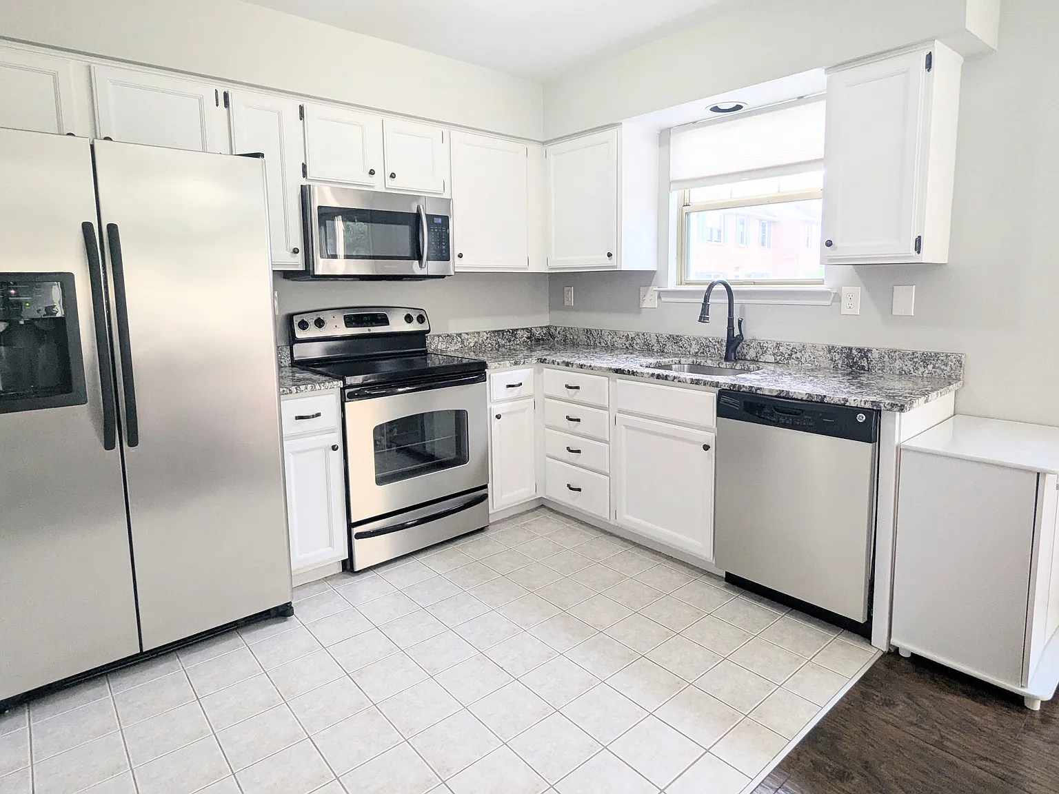 3 bed, 1785 sqft, $2,800 — Photo 4