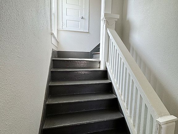 4th image of 438 Pruitt Ave #2