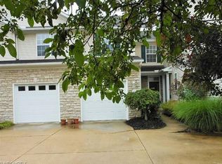 63 Falls River Dr, Munroe Falls, OH 44262