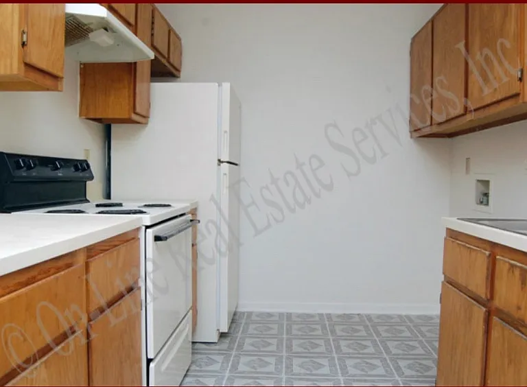 708 Navarro Dr #D — Photo 4