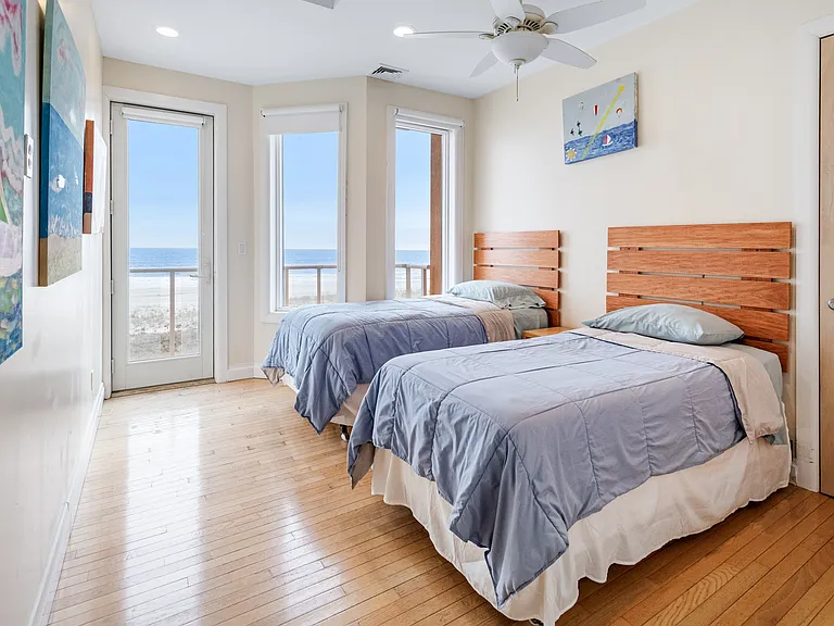 915 Dune Rd — Photo 39