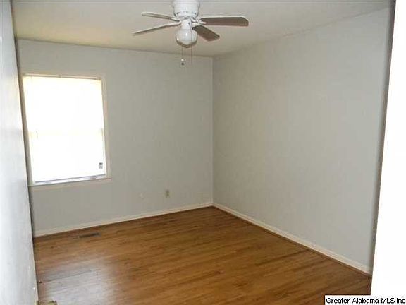 5th image of 3642 3rd Ave E