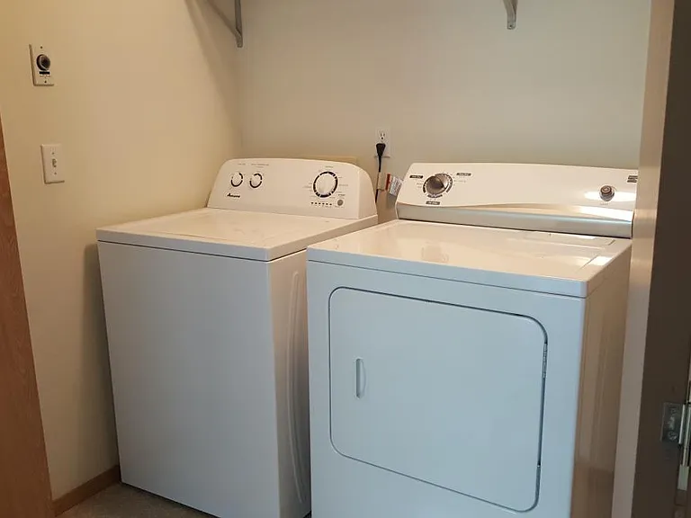 450 NW Parr Dr #2 — Photo 12