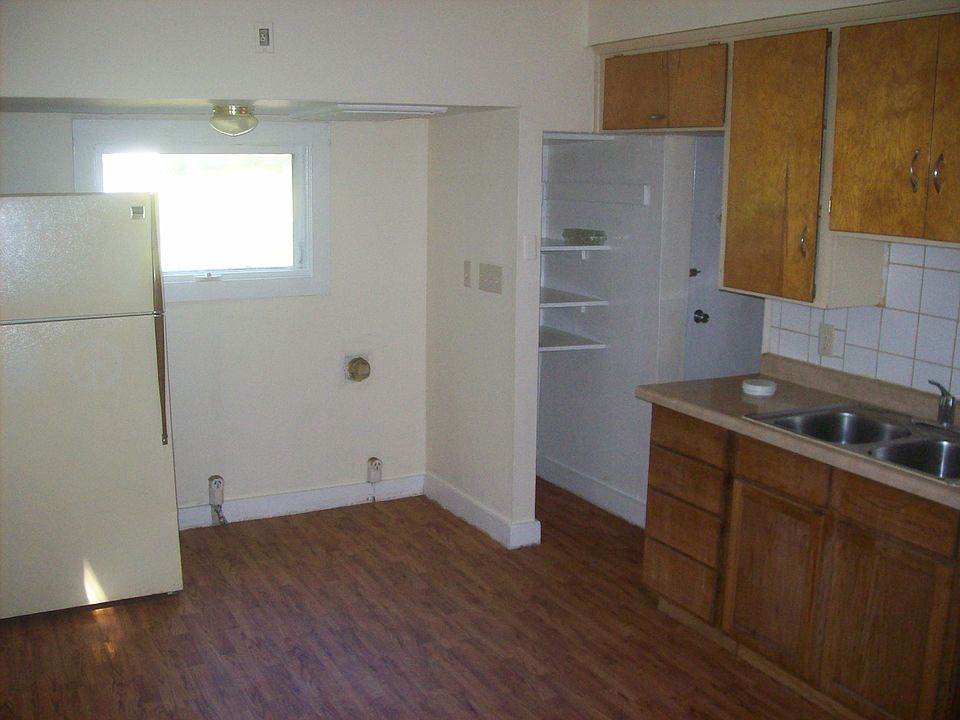 2nd image of 2212 2nd St