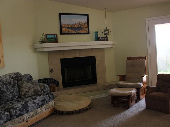 Cozy family w/fireplace