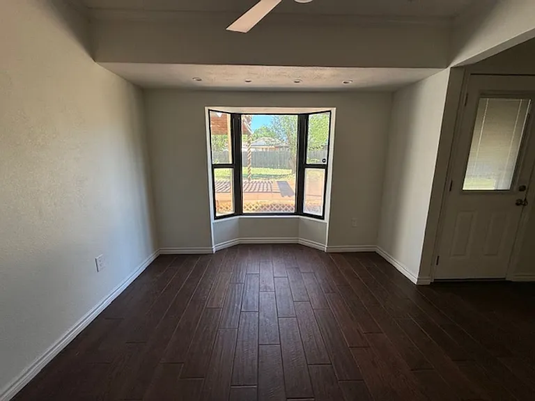 4608 Oak Knoll St — Photo 11