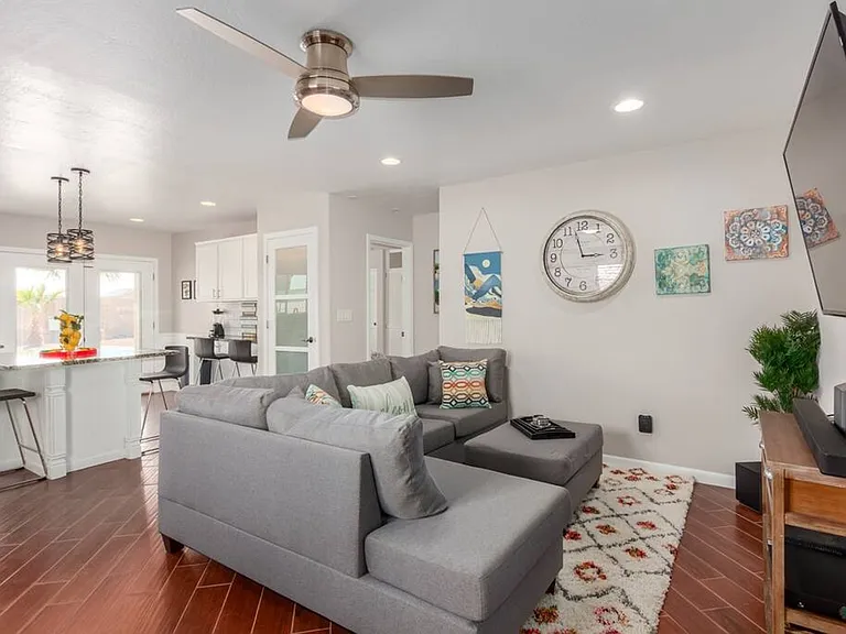 W Devin Dr — Photo 9