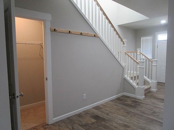5th image of 4956 Cornelia Ct